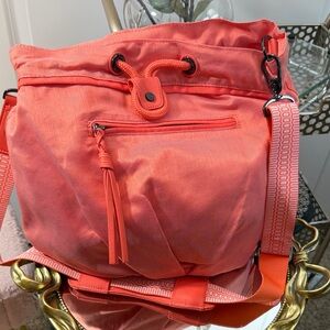 lululemon athletica Coral Drawstring Crossbody Tote with Patterned Strap